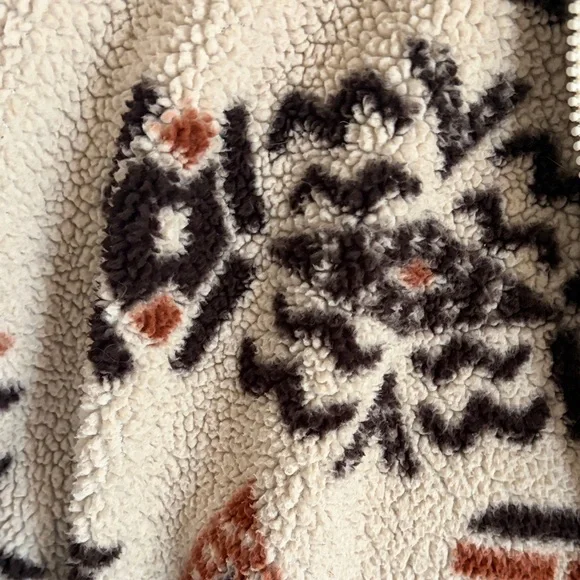 Cozy Patterned Sherpa Jacket - Picture 2 of 3